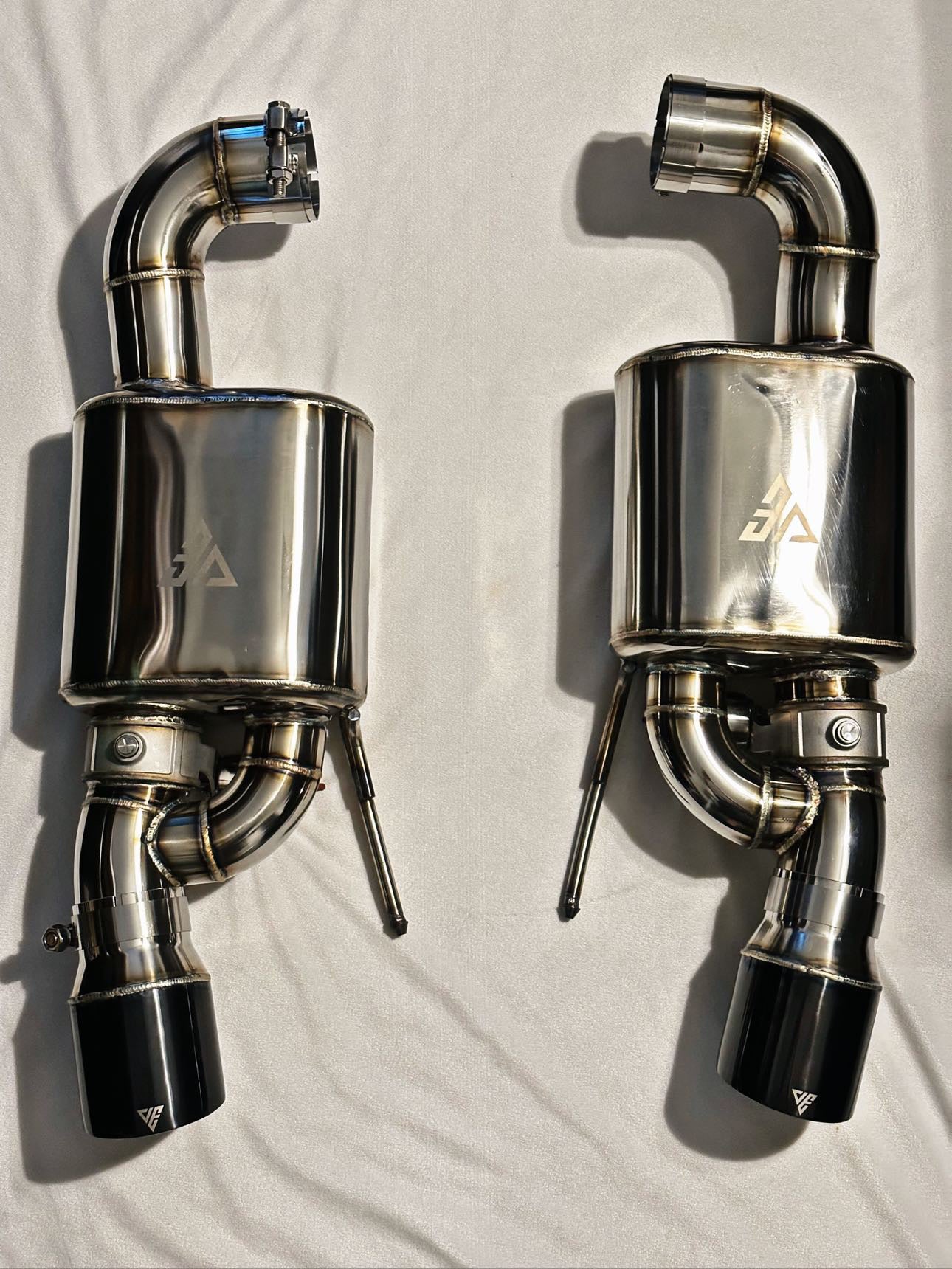 Dual Tip Ford Mustang GT Valved Axle Back